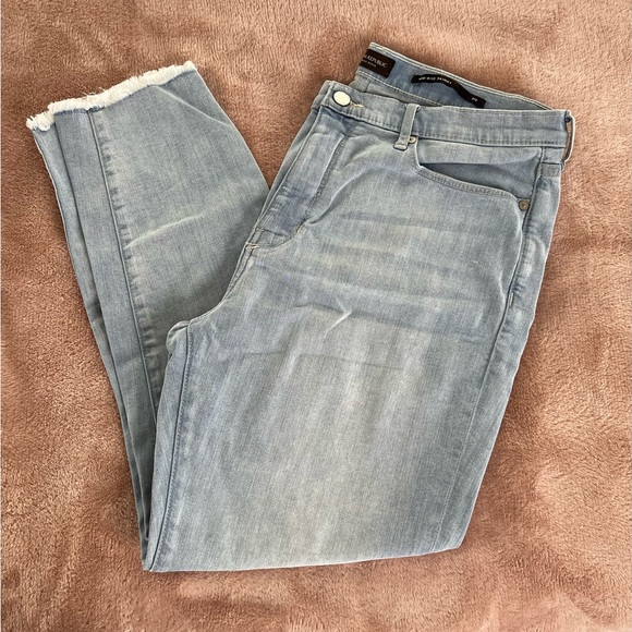 Banana Republic Denim - Banana Republic Mid-Rise Skinny Jean 31 Short Frayed Hem